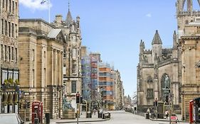 George IV Bridge - Superbly Located 3 Bedroom!